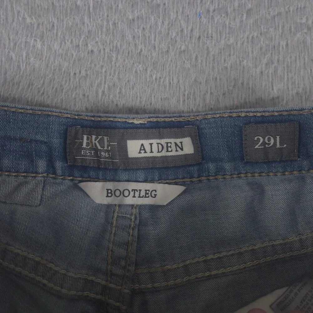 BKE Jeans Men 29x32 Long Blue Aiden‎ Bootleg Stretch Medium Wash Whiskered Denim